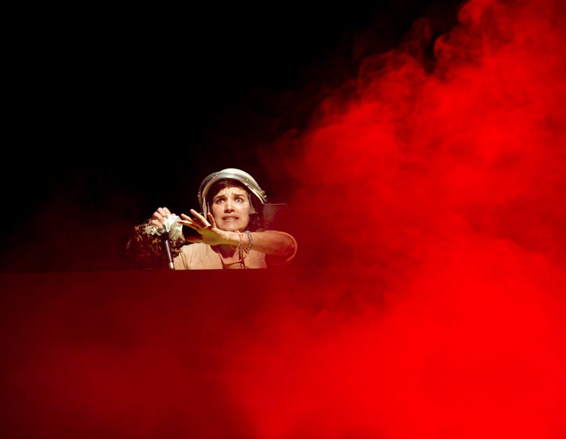 Milenas Baisch erstes Theaterstueck : Die Prinzessin und der Pjaer. 6. Oktober 2013, Urauffuehrung im Grips Theater im Podewil, inszeniert von Grete Pagan.