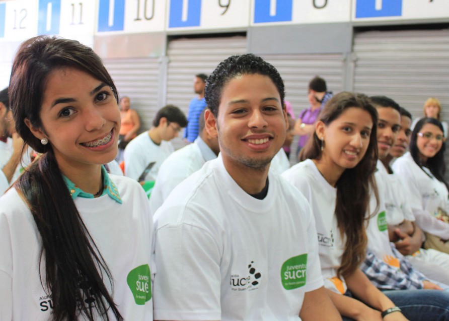 07.06.14 Entrega de Becas 02