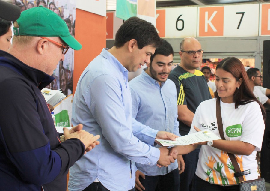 07.06.14 Entrega de Becas 11