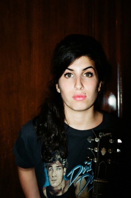 unseen-photos-of-a-young-amy-winehouse-were-the-happy-result-of-a-huge-thunderstorm-body-image-1463379453-634x956