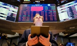 Wall Street cierra en mixto y el Dow Jones baja un 0,56%