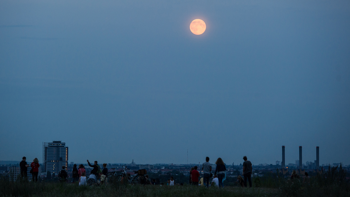 GERMANY-SUPERMOON-OFFBEAT