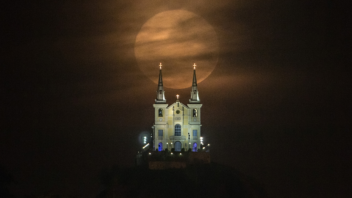 BRAZIL-SPACE-SUPER MOON-CHURCH