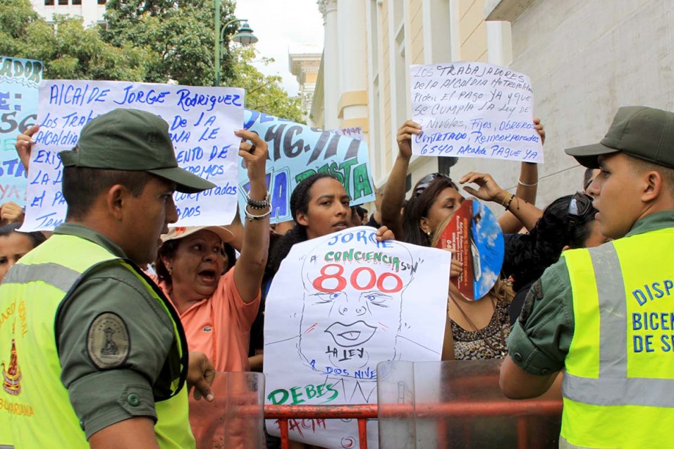 Protesta de empleados Alcaldia Metropolitana (3)