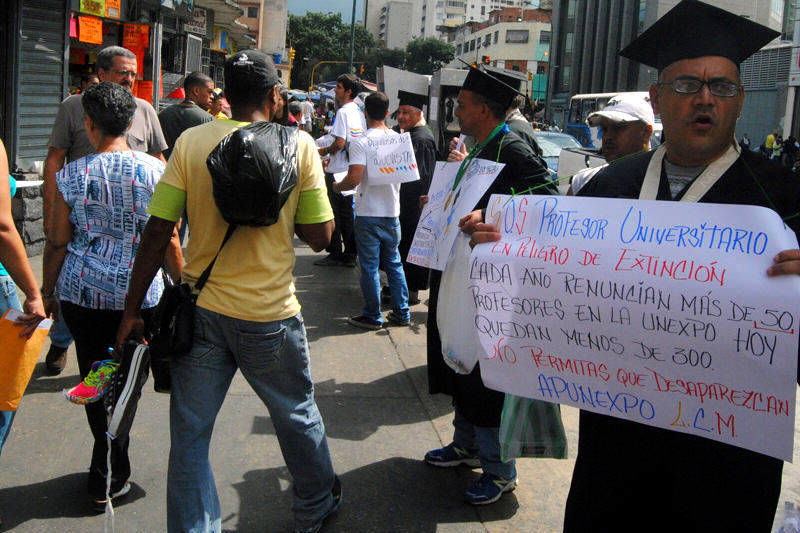 Profesores-en-Paro-Universitario-en-Venezuela-800x533