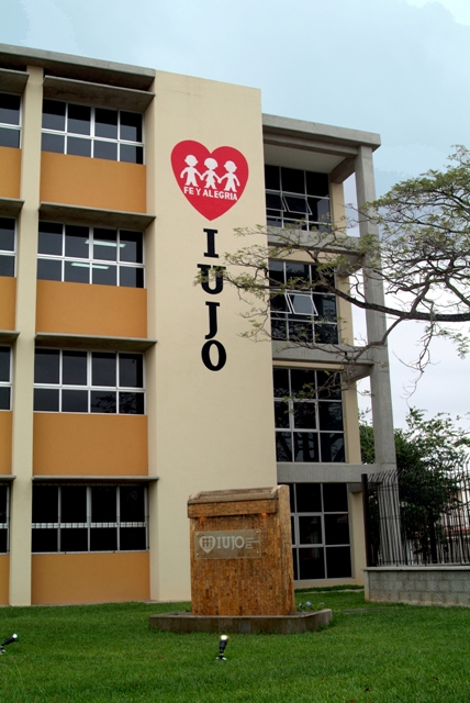 banesco sala prensa_fachada IUJO Fe y Alegria Barquisimeto