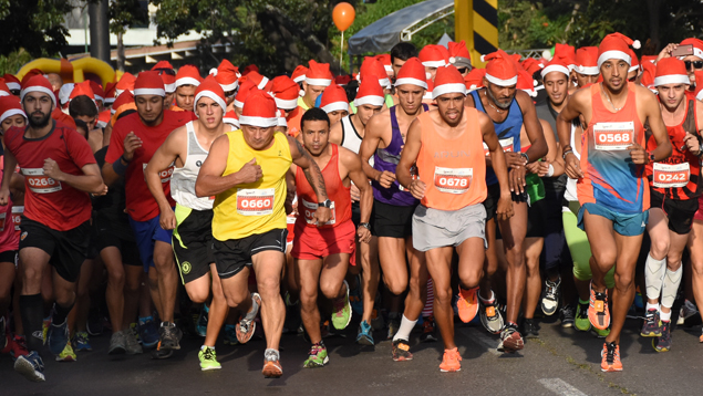 Primera carreta tematica internacional Santa Run en Venezuela de 5 y