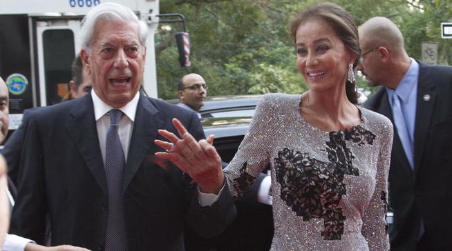 el-nobel-vargas-llosa-y-su-pareja-isabel-preysler-efe