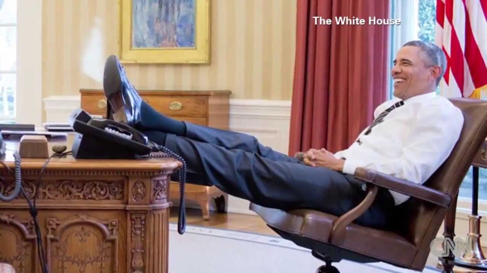 obama-feet-on-the-desk-1