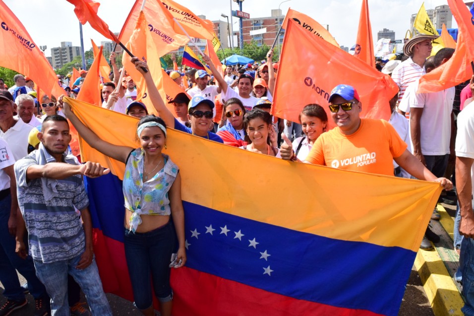 ZULIANOS MARCHAN AL CNE (6)