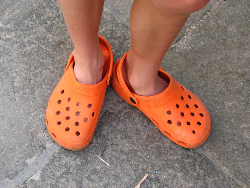 Esta es la razón por la que los zapatos Crocs tienen agujeros - Confirmado