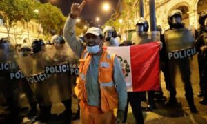 Policía peruana investiga muerte de manifestante en protestas