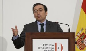 España “acompañará” el diálogo entre el Gobierno de Maduro y los opositores