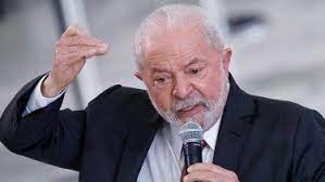 Lula da Silva posterga al domingo viaje a China por neumonía