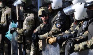 Otan despliega 700 militares m{as en Kosovo tras ataque a soldados aliados