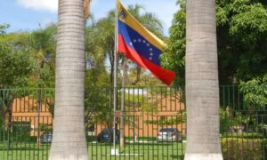 Venezuela activa oficina en embajada de Brasilia