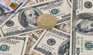 Banco de Rusia prolonga hasta marzo de 2024 restricciones a transferencias en divisas al extranjero