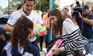 Más de 500 niños han recibido juguetes por parte del concejal Luis Aguilar