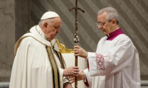 El papa pide a los sacerdotes liberarse de egoísmos y ambiciones