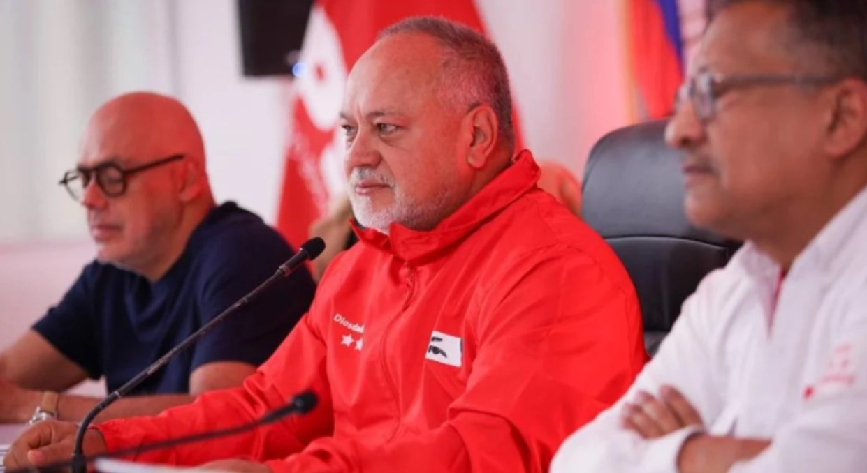 Diosdado Cabello sobre Edmundo González: “Estamos esperándolo en la bajadita”