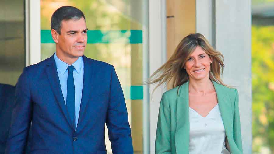 La Fiscalía española pide archivar la denuncia contra la esposa de Pedro Sánchez