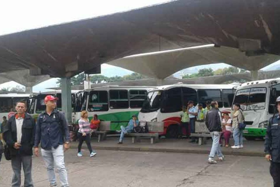 Gobernación del Táchira suspendió temporalmente transporte interurbano en la frontera