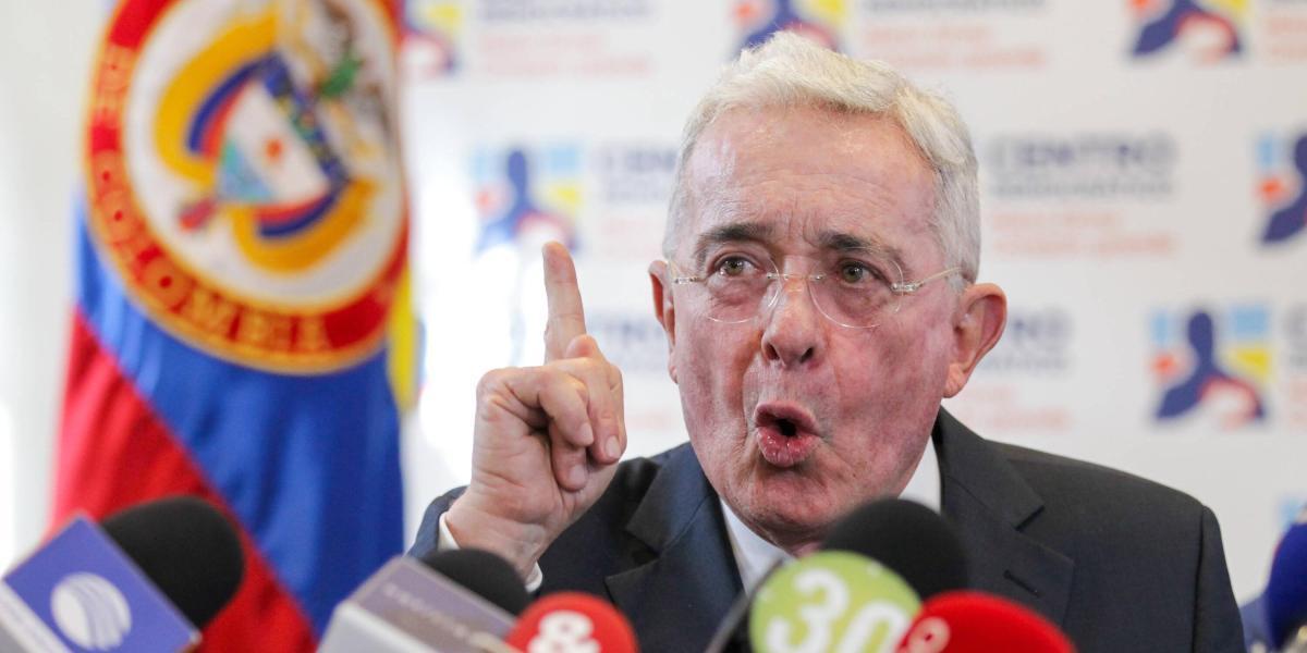 Expresidente Uribe acusó a Petro de instigar «la guerra civil»