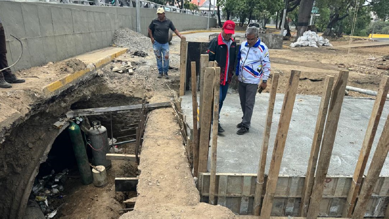 Inspeccionan trabajos en avenida La Estancia