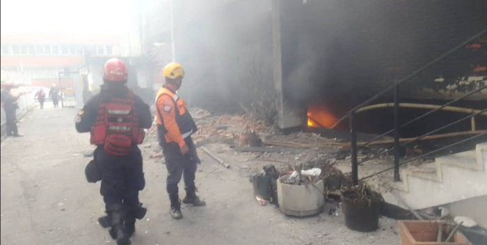 Cinco bomberos heridos por deflagración en Miranda