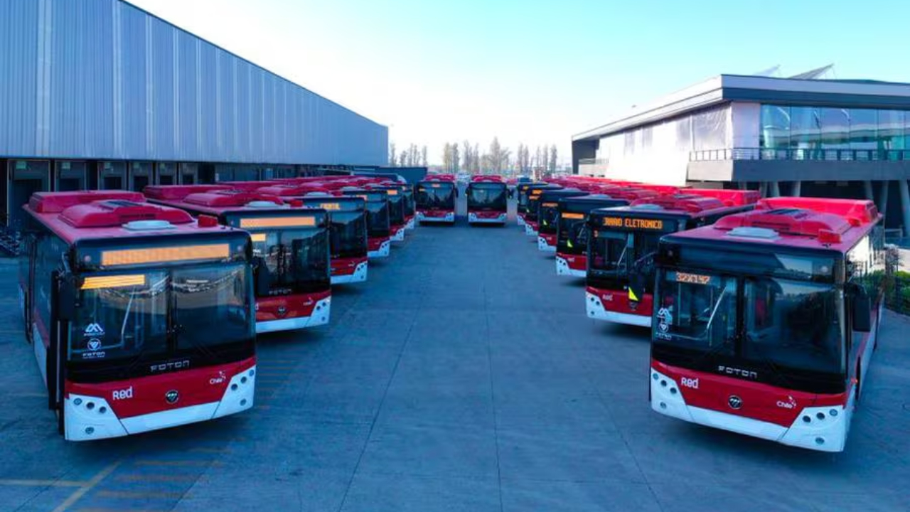 Chile consolida su liderazgo en la electromovilidad y amplía red de buses eléctricos