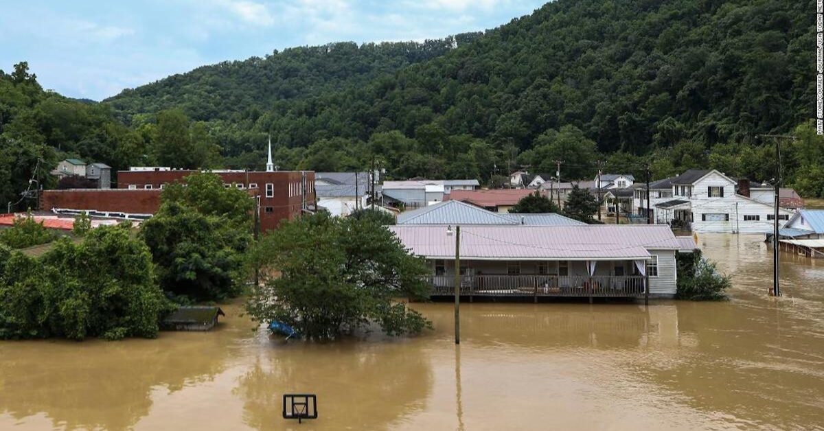 Kentucky declara emergencia y tormentas dejan 19 muertos en centro-sur de EE.UU.