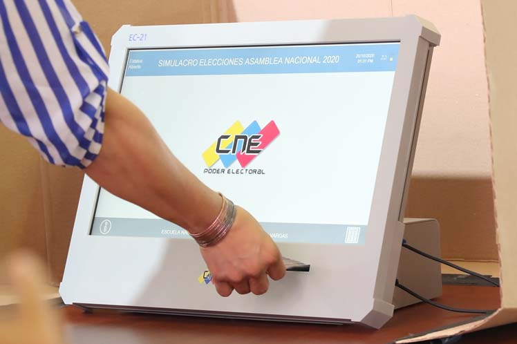 El CNE rechaza comunicado de la UE y aplaza simulacro electoral para el #30Jun