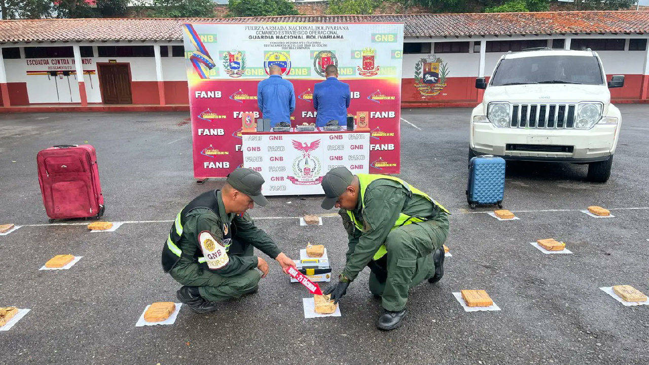 Militares detienen a dos personas con casi 34 kilos de cocaína en el oeste de Venezuela