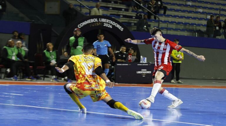 Centauros se complica en la Libertadores de Futsal tras caer ante Barracas Central