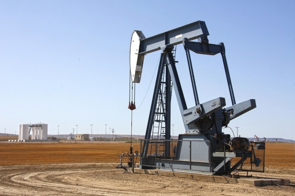 Petróleo de Texas cierra a la baja ante la preocupación por las altas tasas de interés