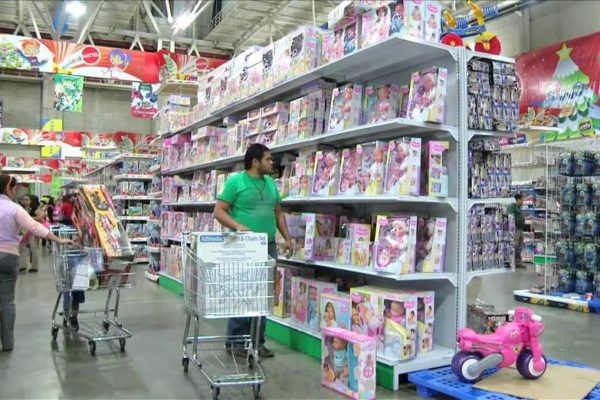 Reportan alza en la venta de juguetes y artículos escolares durante primeros cuatro meses de 2024