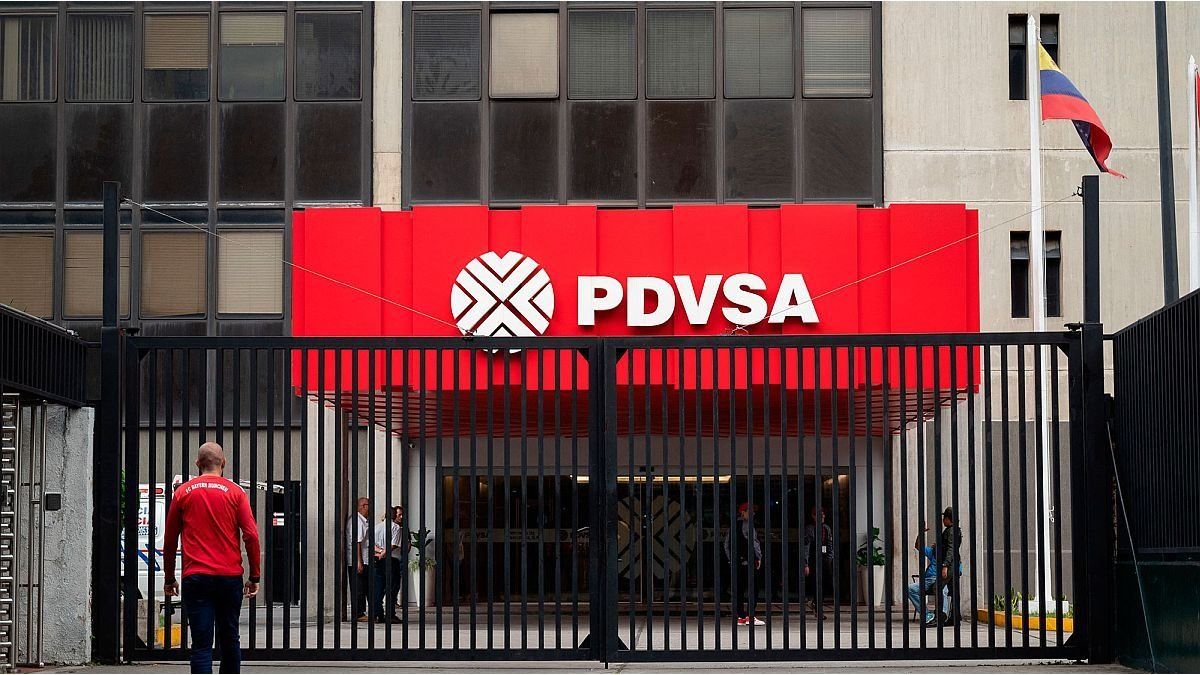 Reuters: Al menos 50 empresas buscan licencias petroleras estadounidenses para negociar con Venezuela