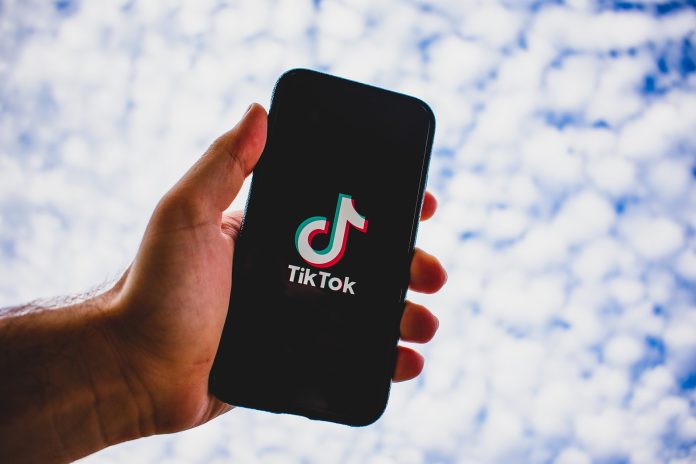 Con puntos claros sobre la IA, Universal Music Group reanuda acuerdo de colaboración con TikTok