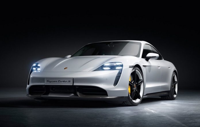 Porsche retira millas de unidades de carros eléctricos por un problema de baterías