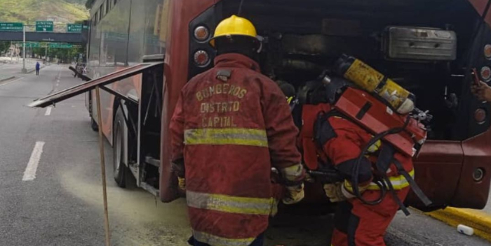 Metrobus se incendió en la Parroquia Altagracia