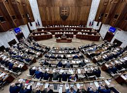 El Parlamento eslovaco aprueba la abolición de la radio y televisión pública
