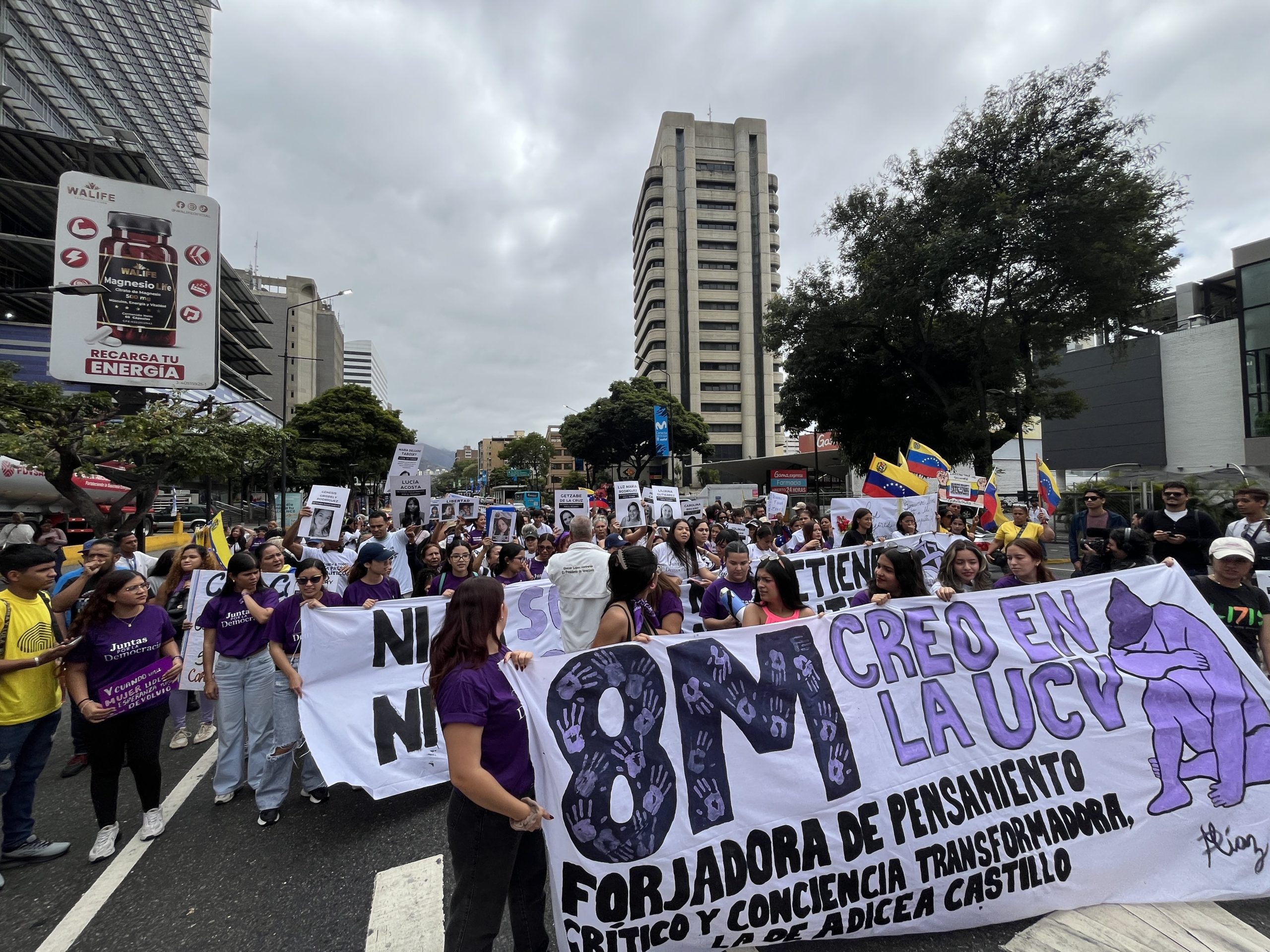 #8Marzo en Caracas: Mujeres marchan por la justicia y la libertad de ...